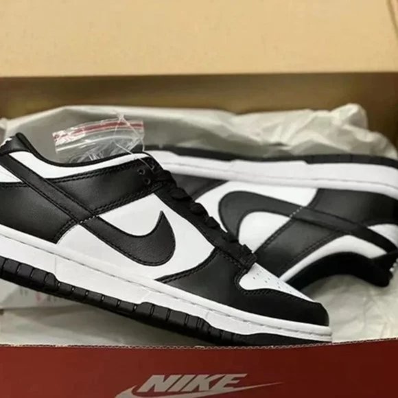🖤 women’s Nike dunk low retro panda white black shoes🖤